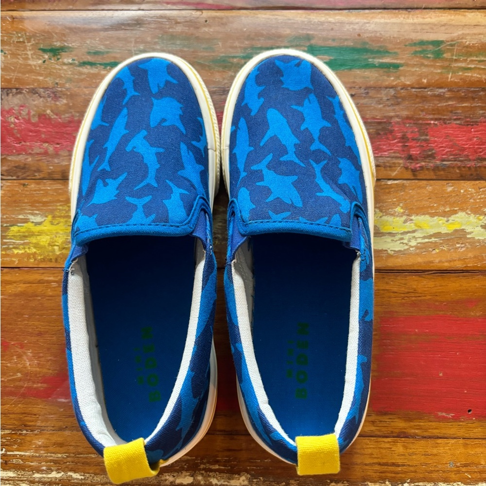 Mini Boden Blue Shark-Print Slip-On Sneakers